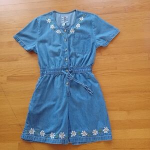 Vintage Studio Wear Romper Medium Denim ButtonUp Floral Daisies Embroidered